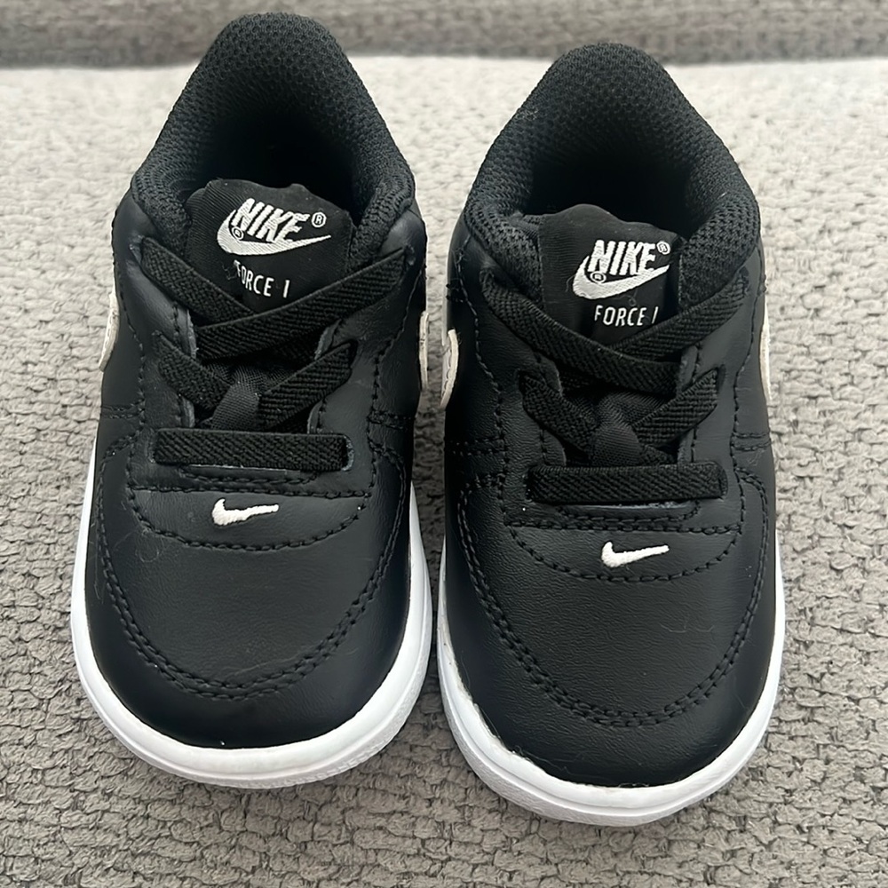 Size 4c Nike force 1 shoes